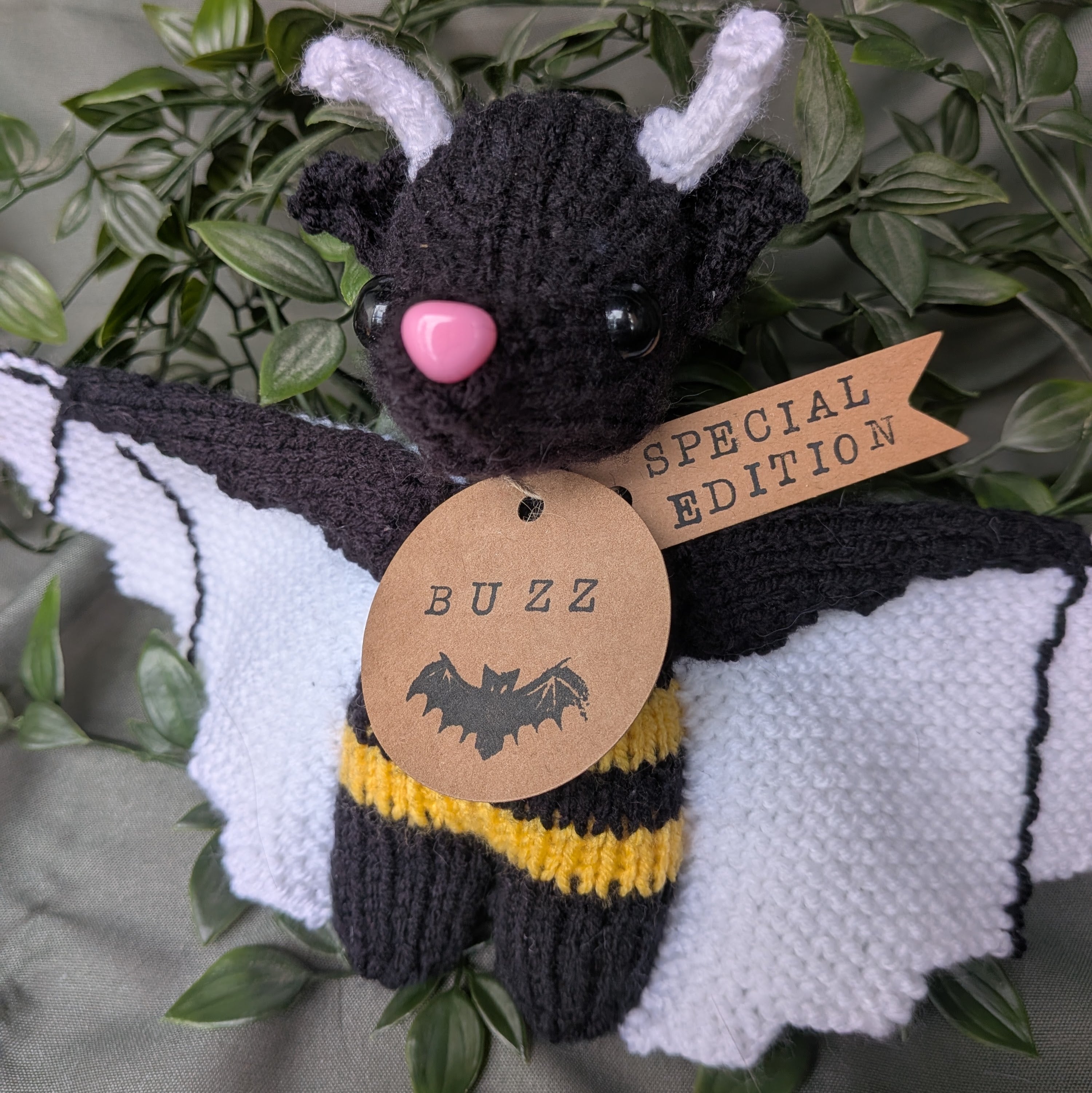 Buzz the Bee - Special Edition Bat V2